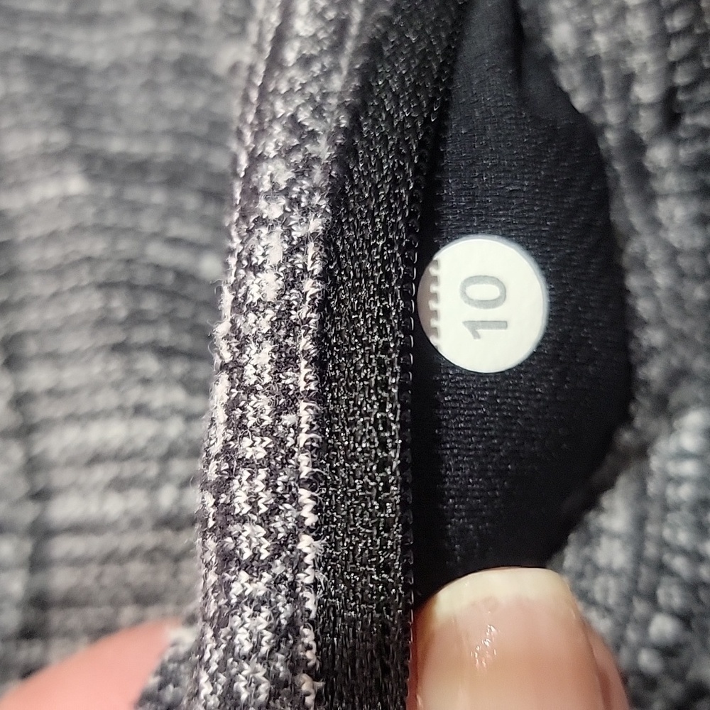 Lululemon Base Runner 10 - Picture 12 of 15